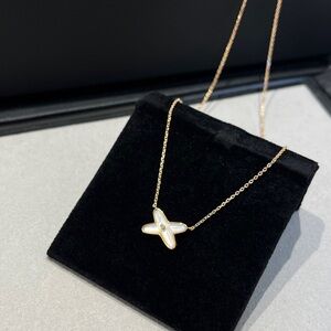 Chaumet Stylish Necklaces ❤️💙❤️💙